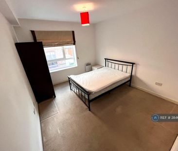 2 bedroom flat to rent - Photo 4