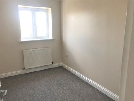 3 bedroom semi-detached house to rent - Photo 2