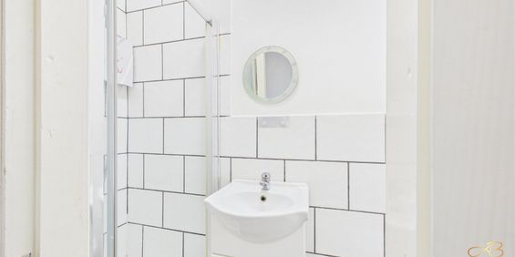 Flat 2 - Photo 3