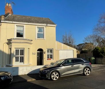 4 bedroom end of terrace house to rent - Photo 4