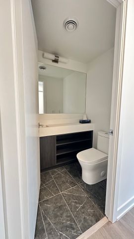 For Lease - 252 Church Street Unit# 2903, Toronto, Ontario - Photo 2