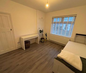 The Villas, North Gosforth, Newcastle upon Tyne, Tyne & Wear, NE13 6PF - Photo 4