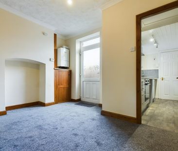 2 bedroom terraced house to rent - Photo 4