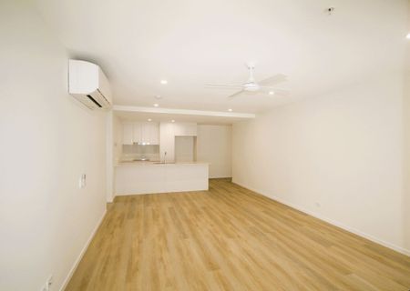 Luxury Apartment in the Heart of Maroochydore! - Photo 2