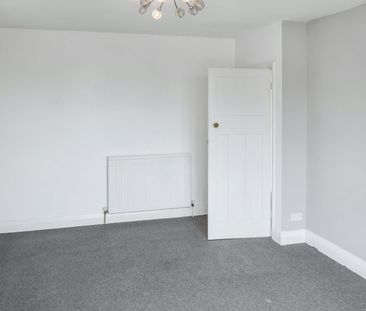 Semi-detached house to rent on - Photo 6