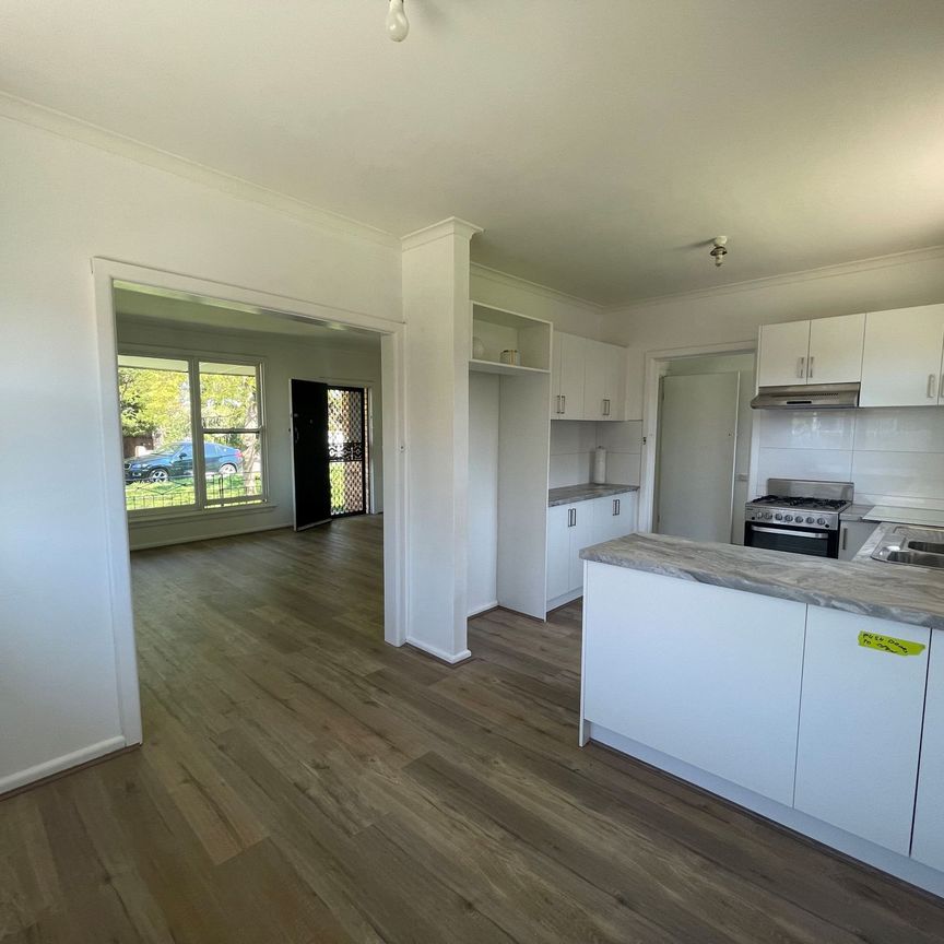 ***Property on Hold*** - Beautifully Renovated 3-Bedroom Home in a Quiet Location - Photo 1