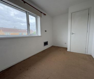 2 bedroom semi-detached house to rent - Photo 3