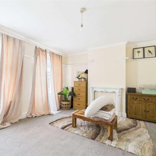 Queen Street, Maidenhead, Berkshire, SL6 - Photo 1