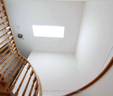 For Lease - 40 Alanbull Square, Toronto, Ontario - Photo 4