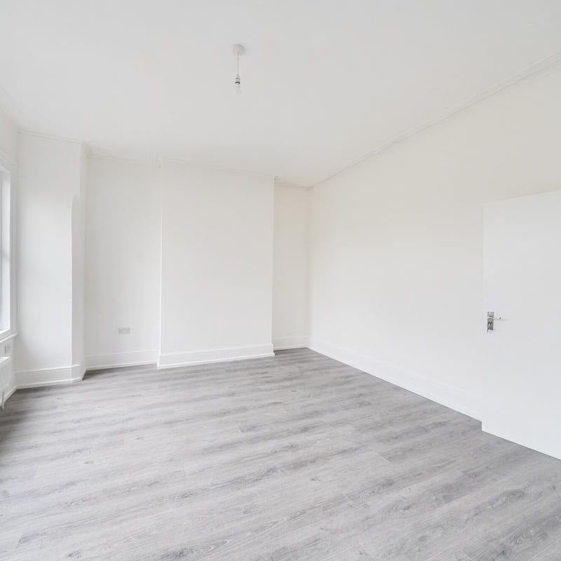 5 bedroom semi-detached house to rent - Photo 1