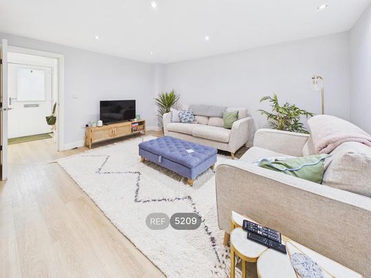 2 bedroom terraced house to rent - Photo 1