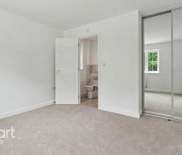 3 bedroom semi-detached house to rent - Photo 6