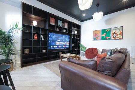 Kendal Lane, Hyde Park, Leeds - Photo 2