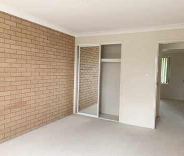 NORTH TAMWORTH - Two Storey Townhouse - Walking Distance to Tafe & ... - Photo 1