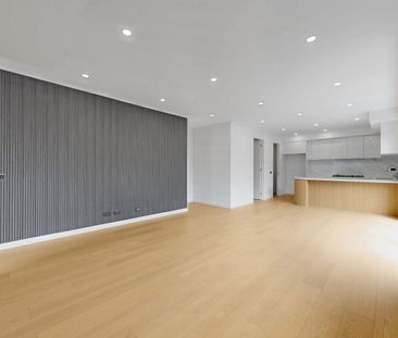 Brand New, Stylish Front Townhouse in a Superb Location - Photo 5