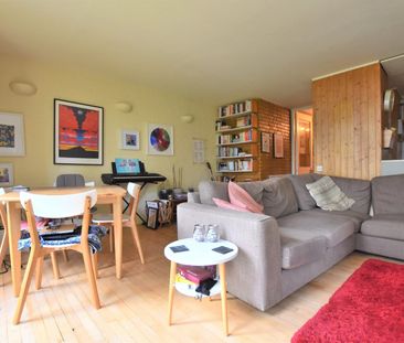 Flat to rent - Oakcroft Road, London, SE13 - Photo 2