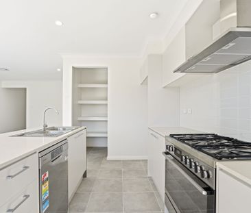 BRAND NEW FOUR BEDROOM FAMILY HOME - Photo 3