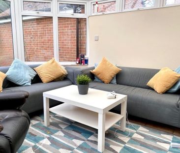 1 bedroom in a house share to rent - Photo 1