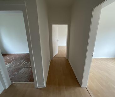 Teilsanierte 3-Zimmer-Wohnung mit Dusche in Wilhelmshaven City zu sofort! - Foto 4