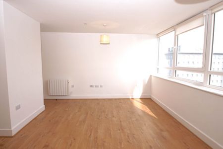 2 bed Apartment for rent - Photo 5