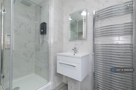 5 bedroom terraced house to rent - Photo 3