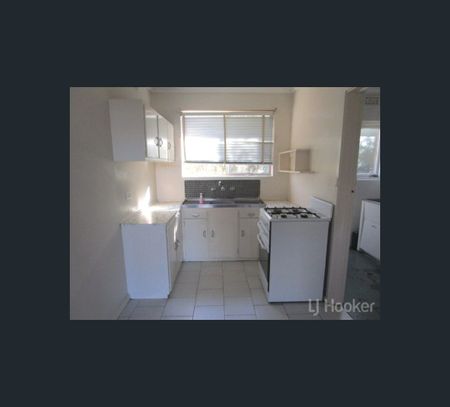 1/37 Morton Street, Queanbeyan, NSW 2620 - Photo 3