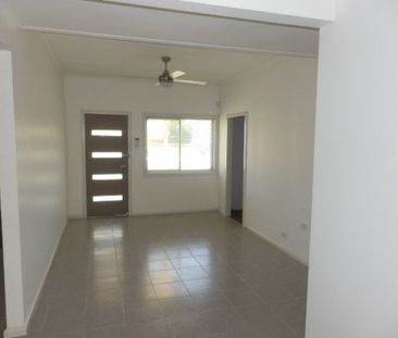 Great location, Freshly painted through out family home. - Photo 5