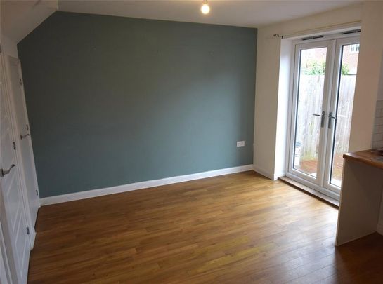 3 bedroom semi-detached house to rent - Photo 1