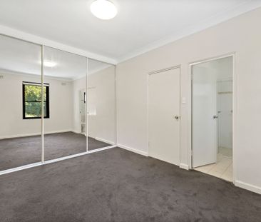 Cozy One Bedroom Unit in Convenient Location - Photo 4