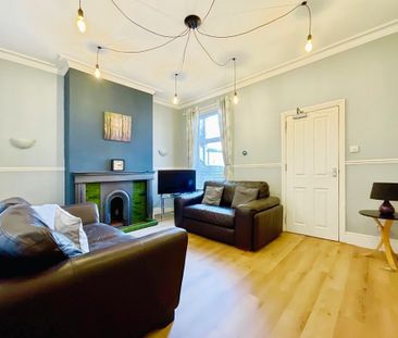 3 bedroom Mid Terraced House to let - Photo 2