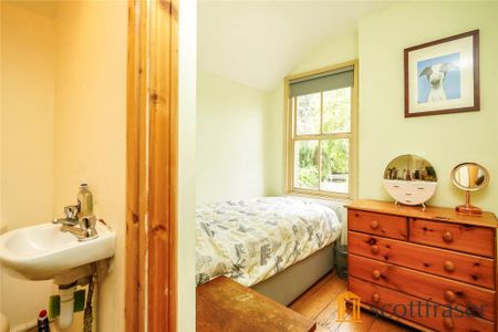 3 bedroom terraced house to rent - Photo 4