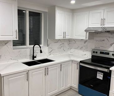 For Lease - 3411 Millicent Avenue, Oakville, Ontario - Photo 5