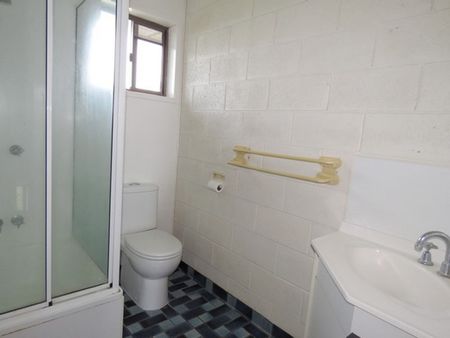 Tropical, Low-Maintenance Lifestyle - Photo 5