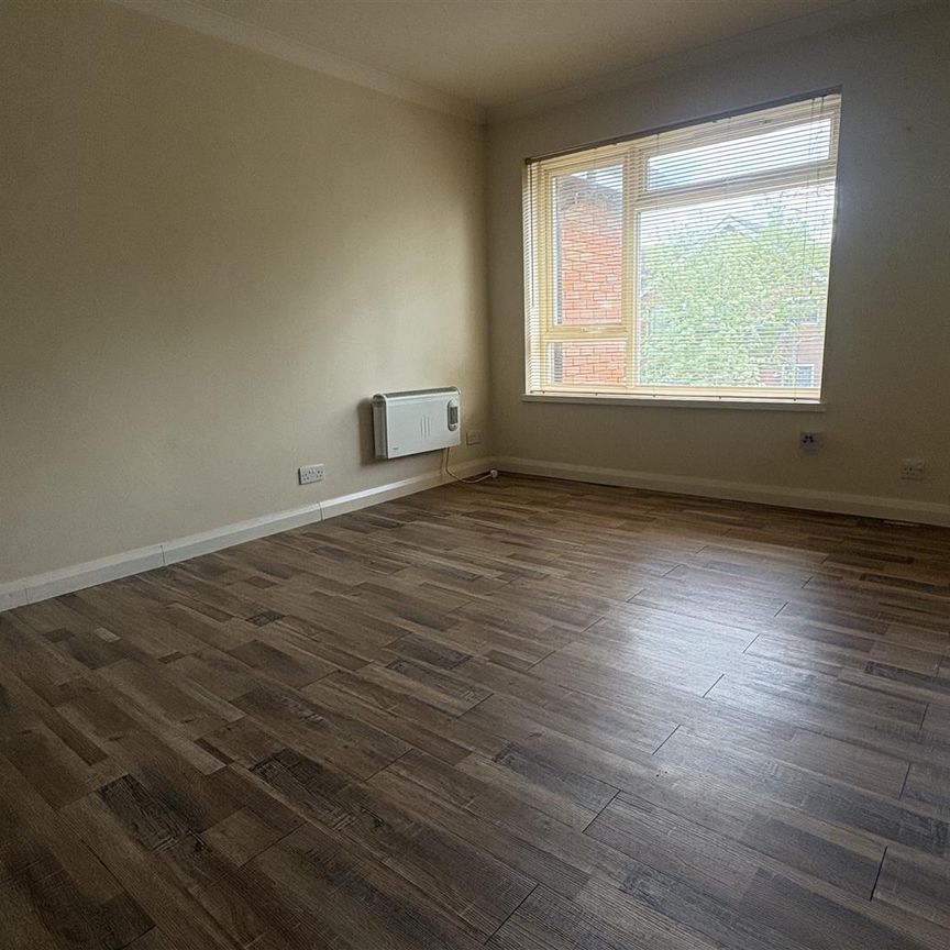 To Let - Photo 1