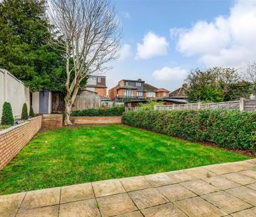 4 bedroom detached house to rent - Photo 2