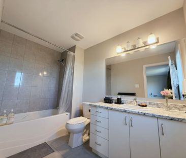 For Lease - 107 Aura Avenue, Barrhaven, Ontario - Photo 2