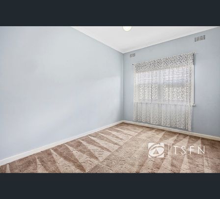 9 Guthrie St, Kangaroo Flat, Vic 3555 - Photo 1