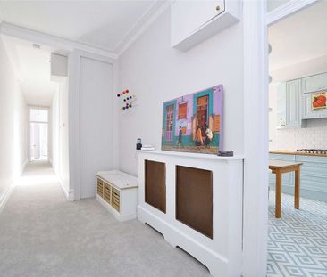 A beautifully presented two bedroom apartment to rent which has acc... - Photo 5