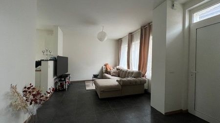 Volledig gerenoveerde woning met 2 slaapkamers en tuin. - Foto 4