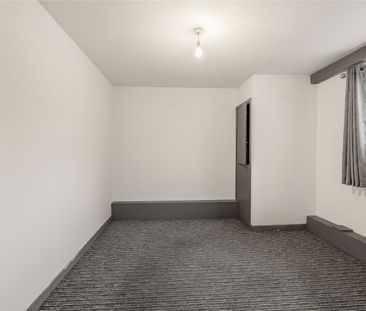 Chiswick Terrace, London, W4 5LY - Photo 2