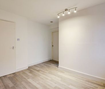 1 bed flat to rent in Chiltern View Road, Uxbridge, UB8 - Photo 2