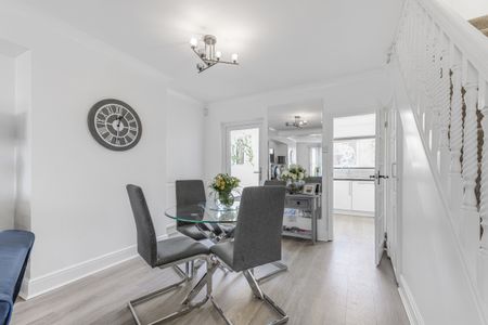 Brunswick Park Road, New Southgate, London, N11 - Photo 2