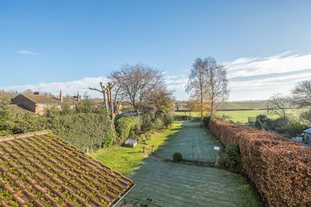 4 bedroom detached house to rent - Photo 4