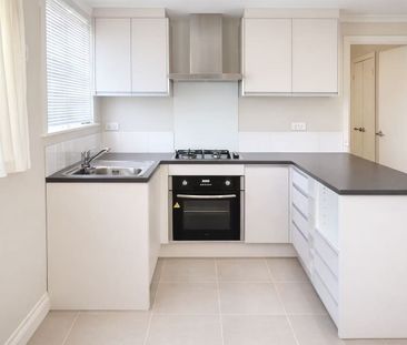 Two bedrooms brick unit - Photo 5