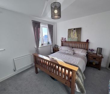 3 bedroom end of terrace house to rent - Photo 3