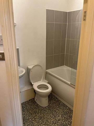 1 Bed Flat, Dickenson Road, M13 - Photo 4