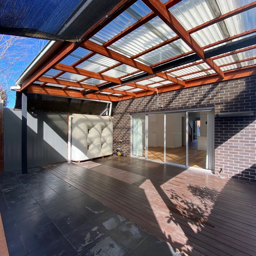 1/28 Pickett Street, Reservoir VIC 3073 - Photo 1