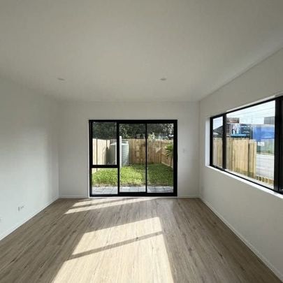 3 Bedroom + 1 Bathrooms Townhouse - Photo 1