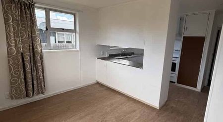 3 Bedroom Rental - Photo 5