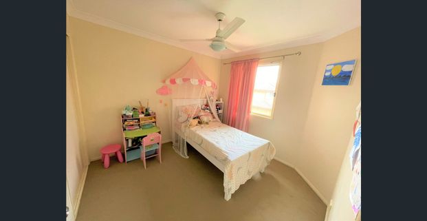 Modern Townhouse, Great Complex, Fabulous location! - Photo 1